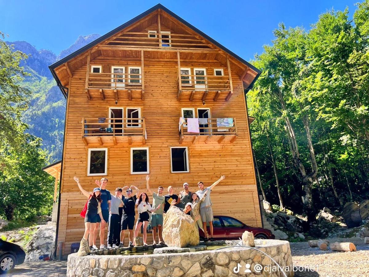 Adenisi Guesthouse Tropoje Exterior foto